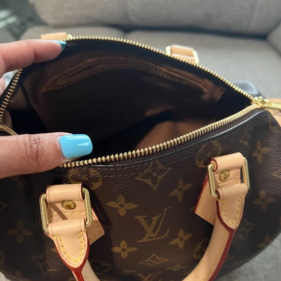 Authentic LV Speedy 25 - Picture 2 of 13